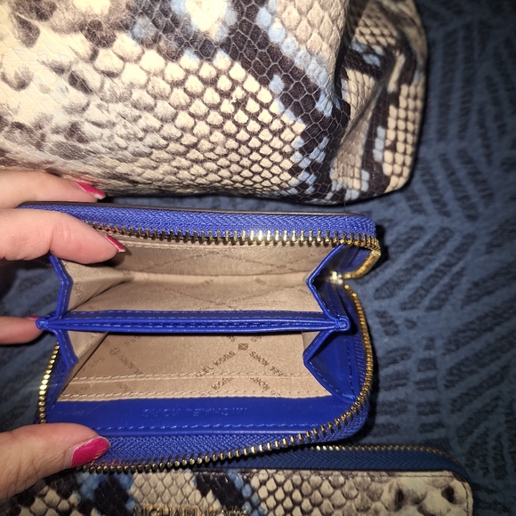 Micahel Kors purse set with coin purse and wallet - Picture 6 of 9